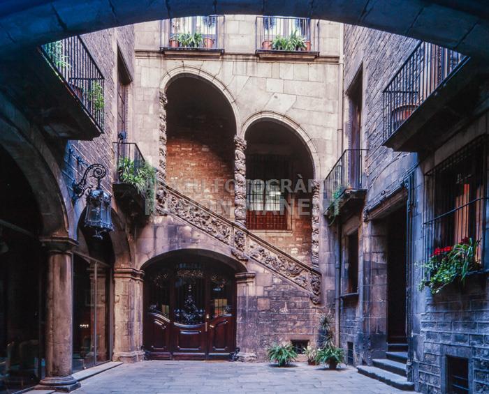PATI PALAU DALMASES S XVII BARCELONA