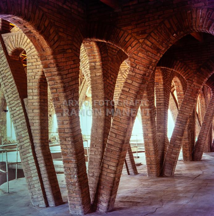 BODEGA COOPERATIVA DE PINELL DE BRAI 
MODERNISME