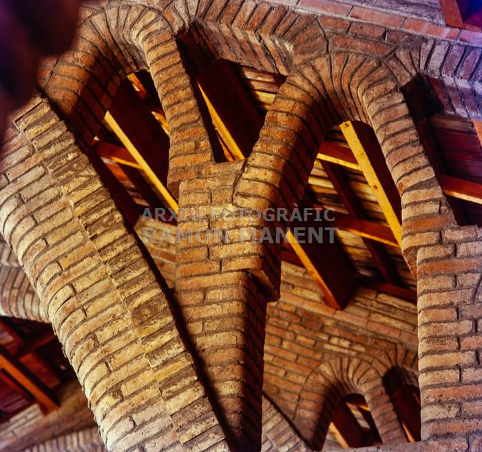BODEGA COOPERATIVA DE PINELL DE BRAI 
MODERNISME
