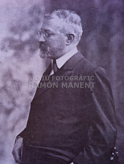 J PUIG I CADAFALCH 
C P