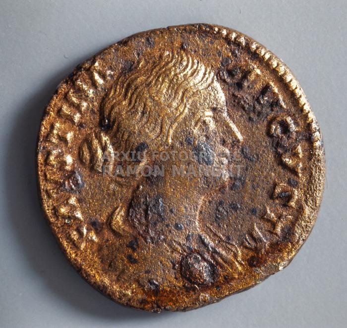 MONEDA ROMANA ILURO FAUSTINA MARE DE CLAUDI I FILLA DE MARC ANTONI 
MUSEU DE MATARO