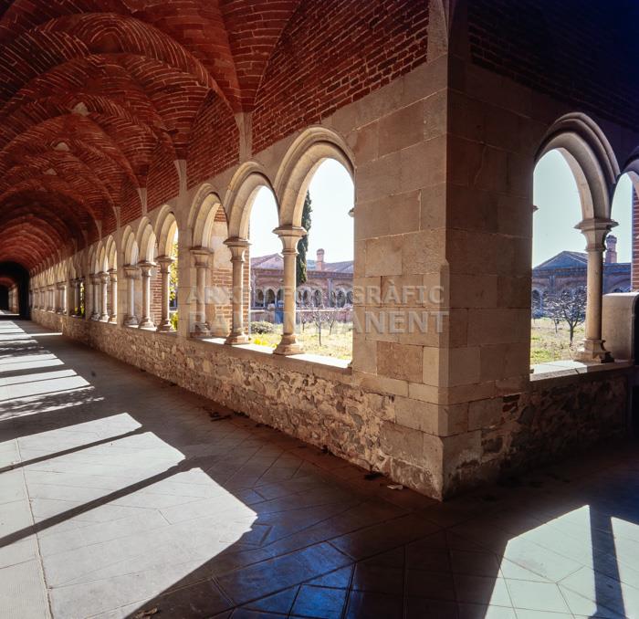 CLAUSTRE CARTOIXA MONTALEGRE 
ARQUITECTE ARNAU DE GURB S XV