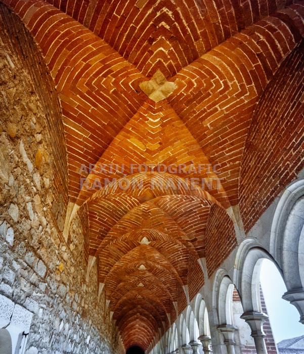 CLAUSTRE CARTOIXA MONTALEGRE 
ARQUITECTE ARNAU DE GURB S XV