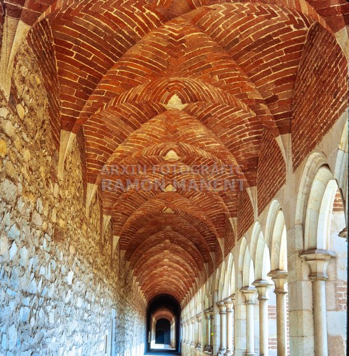 CLAUSTRE CARTOIXA MONTALEGRE 
ARQUITECTE ARNAU DE GURB S XV