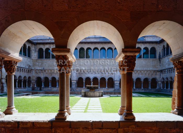 CLAUSTRE DEL MONESTIR DE SANT CUGAT DEL VALLES