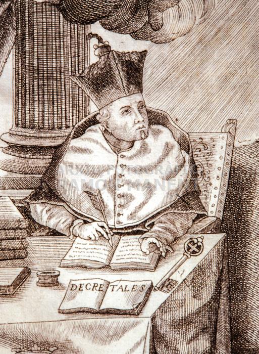 ST RAMON DE PENYAFORT GRAVAT ESCRIVINT LES DECRETALS 
C P 
