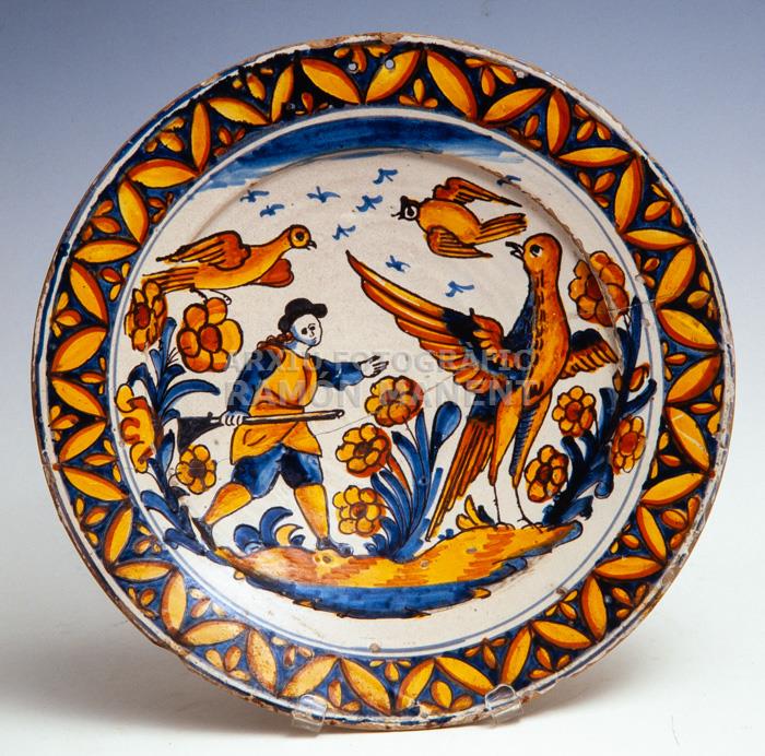 PLAT DE LA MARGARIDA S XVII CAÇADOR
MUCEU CERAMICA