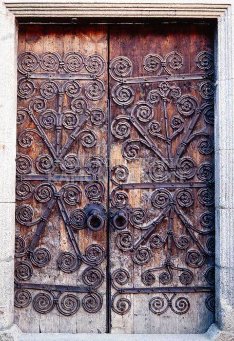 PORTA ESGLESIA DE LLIVIA S XVI