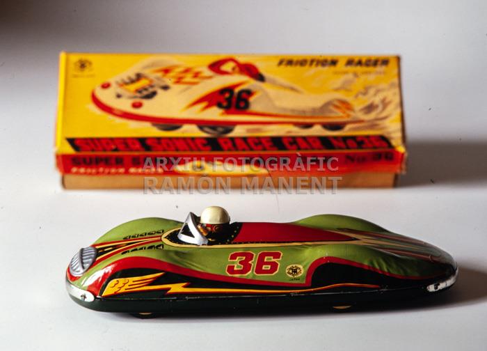 COTXE DE CARRERES JOGUINA 
FABRICAT PER MASUTOKUTOY TOKIO 
MUSEU DE JOGUET