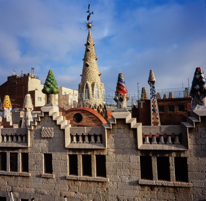 PALAU GÜELL XEMENEIES TERRAT