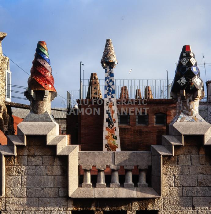 PALAU GÜELL XEMENEIES TERRAT