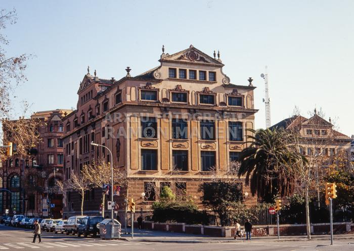 GRUP ESCOLAR PERE VILA BARCELONA