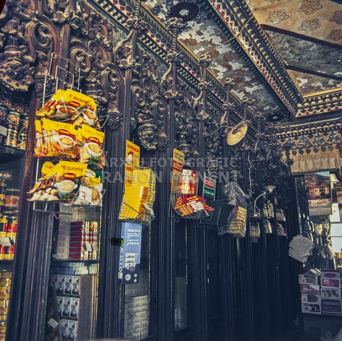 LA CONFIANÇA BOTIGA MATARO 
ANY 2000