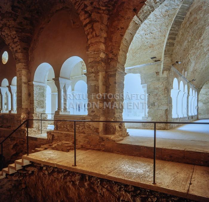 MONESTIR DE SANT PERE DE RODES CLAUSTRE SUPERIOR ROMANIC