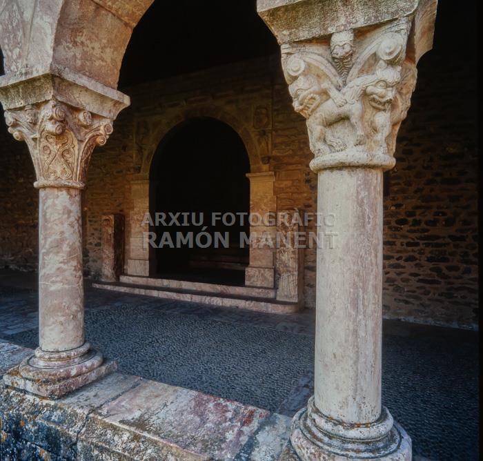 ST MIQUEL DE CUIXA MONESTIR CLAUSTRE