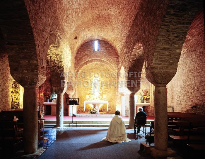 ST MARTI DEL CANIGO MONESTIR INTERIOR ESGLESIA