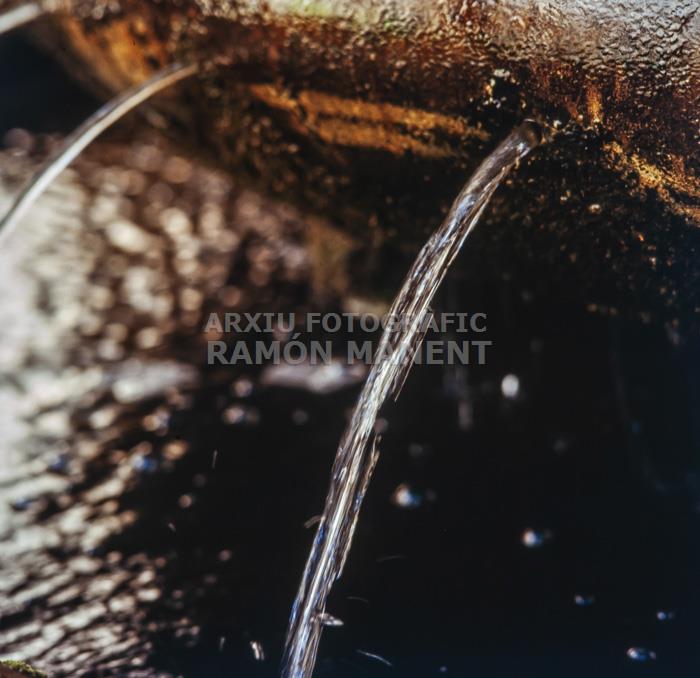 MONESTIR POBLET TEMPLET LAVABO CLAUSTRE