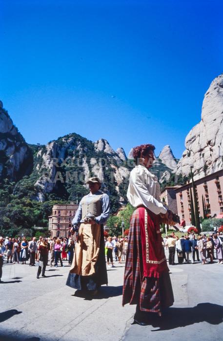 MONESTIR DE MONTSERRAT 
BALL DE GEGANTS