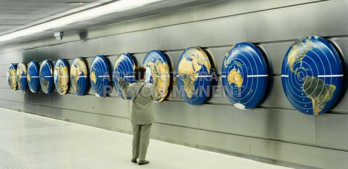 OBRA DE BENET ROSSELL A L´ESTACIÓ DE CANYELLES 2002