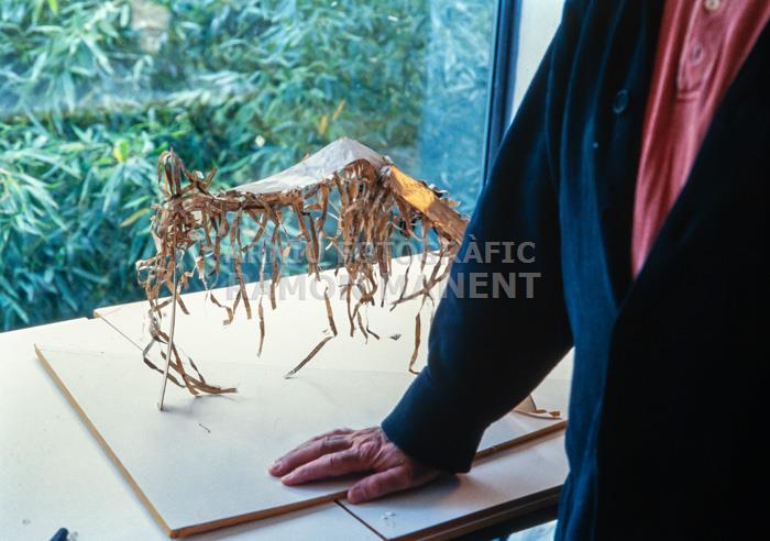 ANTONI LLENA AL SEU ESTUDI 2002