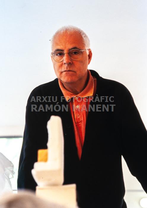 ANTONI LLENA AL SEU ESTUDI 2002