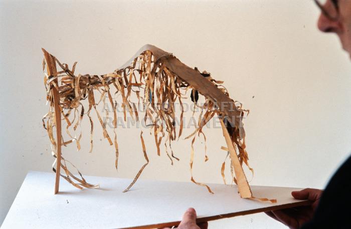 ANTONI LLENA AL SEU ESTUDI 2002