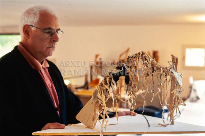 ANTONI LLENA AL SEU ESTUDI 2002