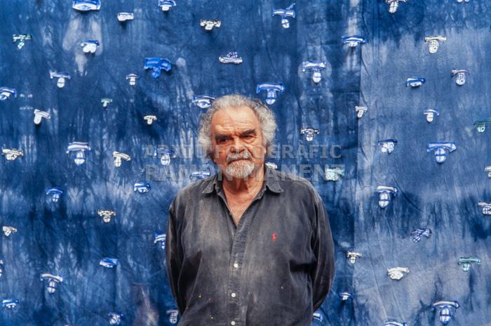 JOSEP GUINOVART AL SEU ESTUDI 2002