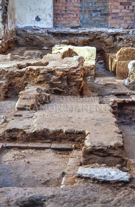 EXCAVACIONS DOMUS DE CAN CRUZATE MATARO