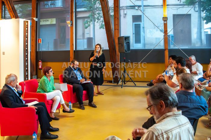 TAULA RODONA SOBRE LLEI DE BARRIS 
NAU GAUDI NURIA PADILLA 
JOSE MONTILLA DAVID BOTE PILAR GONZALEZ-AGÀPITO