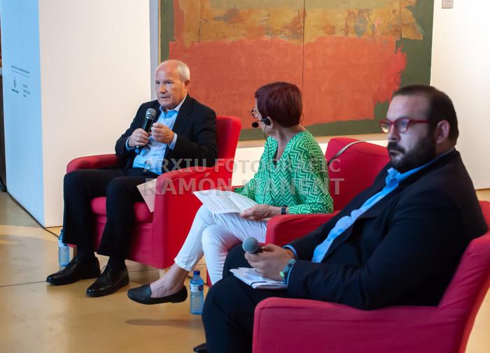 TAULA RODONA SOBRE LLEI DE BARRIS 
NAU GAUDI 
JOSE MONTILLA DAVID BOTE PILAR GONZALEZ-AGÀPITO