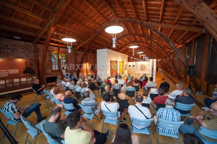 TAULA RODONA SOBRE LLEI DE BARRIS 
NAU GAUDI 
JOSE MONTILLA DAVID BOTE PILAR GONZALEZ-AGÀPITO