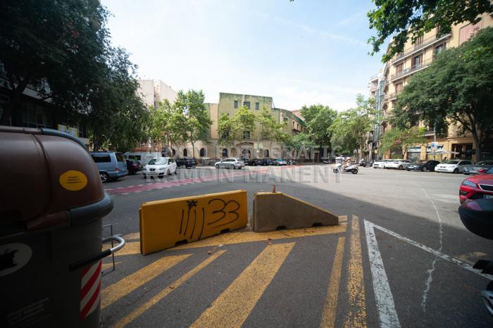LA CIUTAT DESERTA 
CARRER CONSELL DE CENT