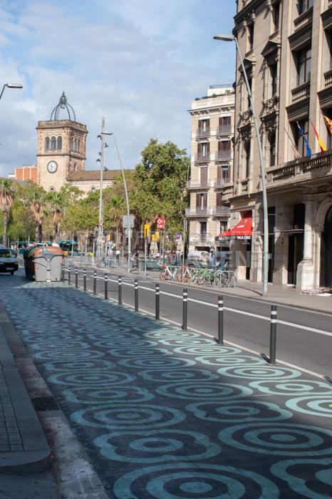 LA CIUTAT DESERTA 
CARRER PELAI
