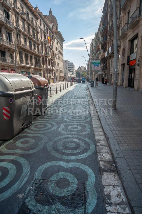 LA CIUTAT DESERTA 
CARRER PELAI