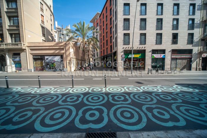 LA CIUTAT DESERTA 
CARRER PELAI