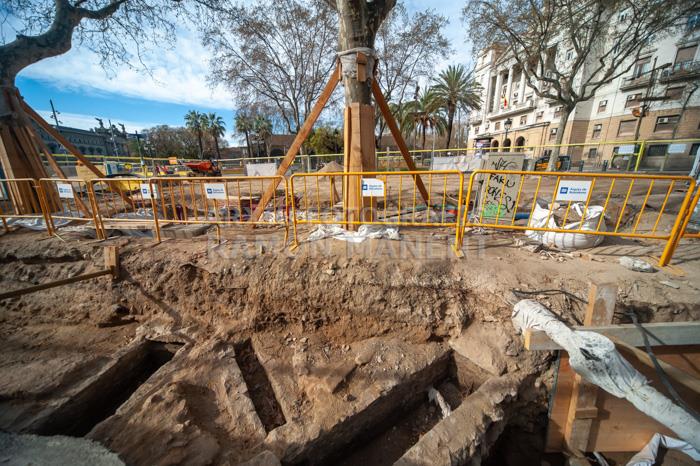 RESTES BALUARD DE BARCELONA 
EXCAVACIONS A LES RAMBLES 2023