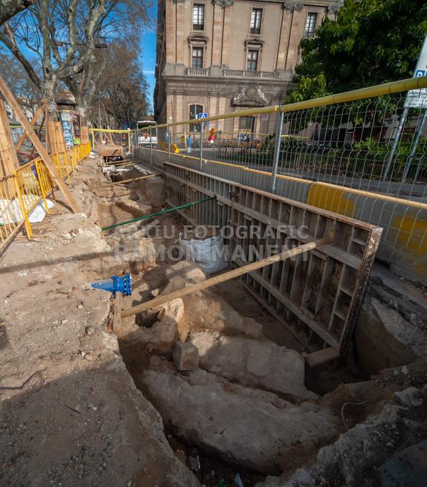 RESTES BALUARD DE BARCELONA 
EXCAVACIONS A LES RAMBLES 2023