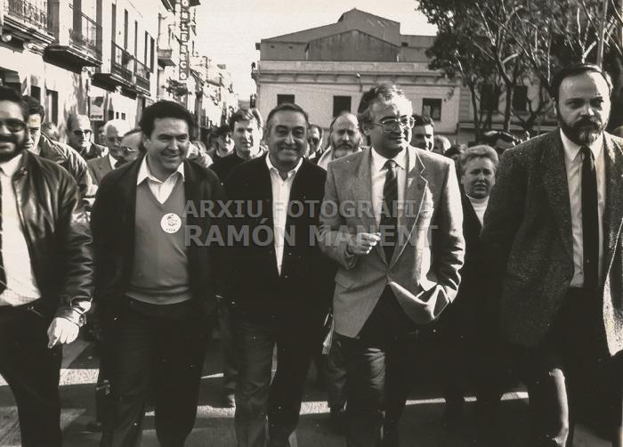CELEBRACIÓ CENTANARI COBSTITUTCIO U G T A MATARO 
MANEL MAS ALCALDE DE MATARO REMIGI HERRERO RAMON MANENT NICOLAS REDONDO TERREROS SECRETARI GRAL U G T ESPANYA