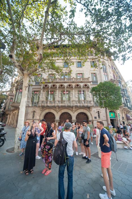 CASA MARFA PASSEIG DE GRÀCIA AMB TURISTES