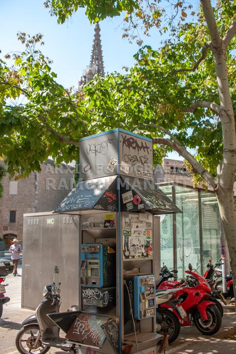 OBRES VIA LAIETANA PLAÇA ANTONI MAURA CABINA TELEFONICA
