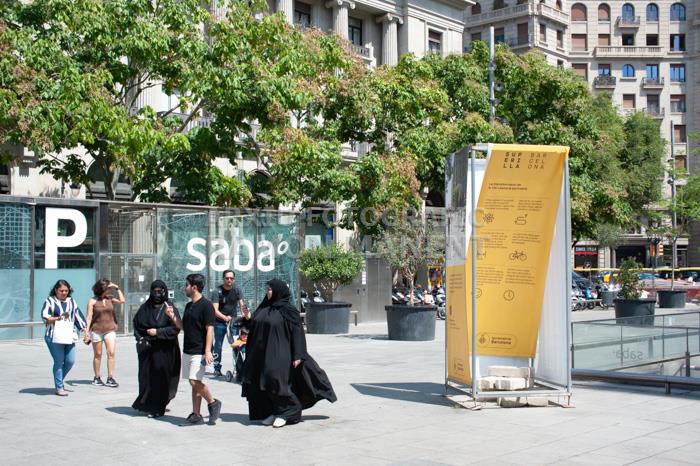 OBRES VIA LAIETANA PLAÇA DE LA CATEDRAL TURISTES