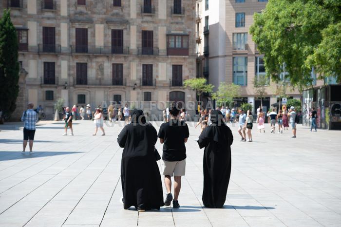 OBRES VIA LAIETANA PLAÇA DE LA CATEDRAL TURISTES