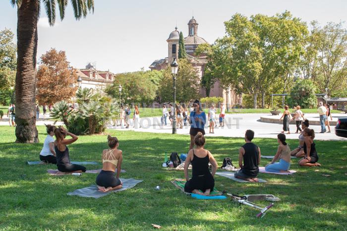 PARC DE LA CIUTADELLA FENT IOGA