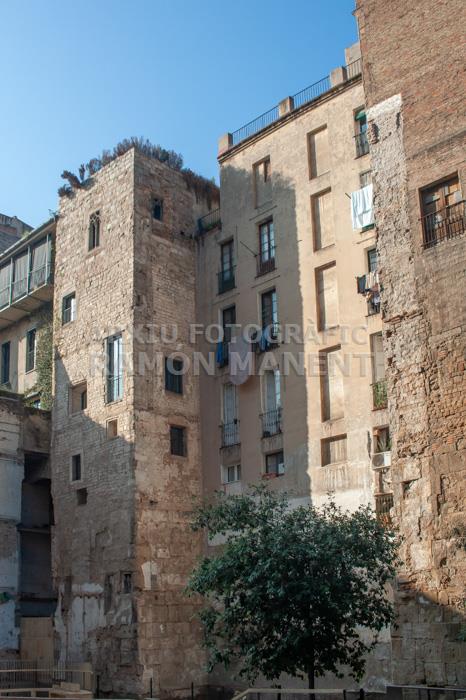 TORRES MURALLA ROMANA C/SUB TENIENTE NAVARRO