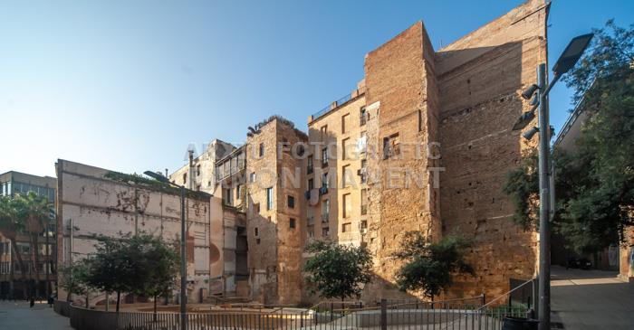 TORRES MURALLA ROMANA C/SUB TENIENTE NAVARRO