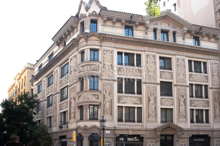 CASA ESGRAFIADA VIA LAIETNA