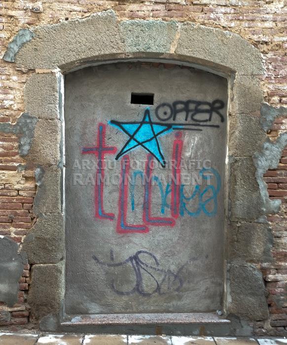 PORTA CARRER DE LA CONCEPCIÓ MATARO