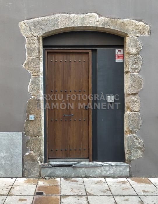 PORTA CARRER DE LA CONCEPCIÓ MATARO