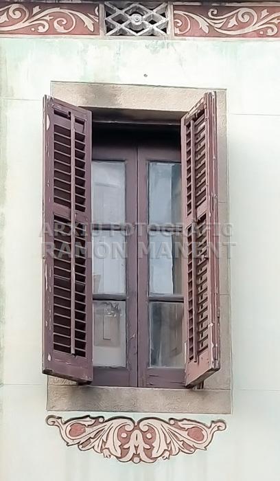 FINESTRA CARRER SANT JOAQUIM 42 MATARO